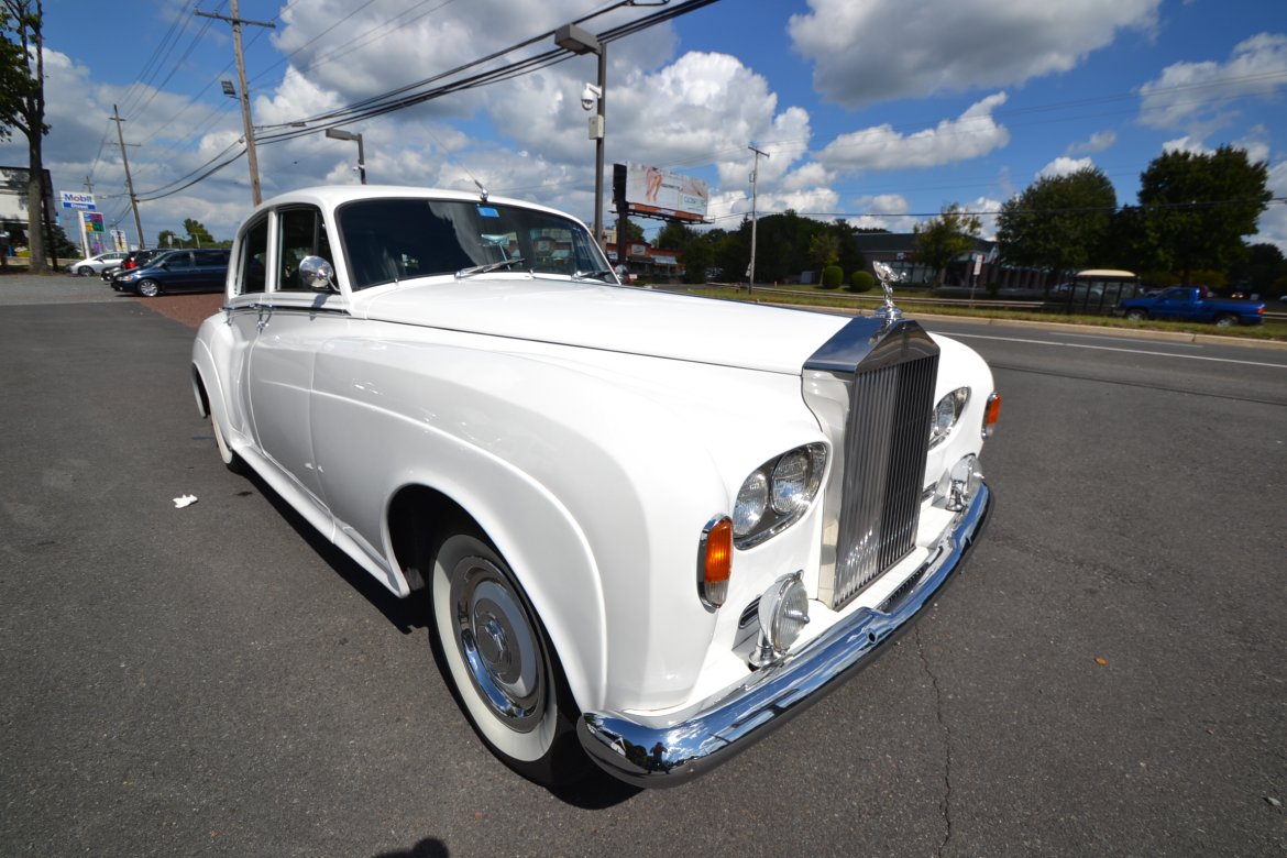 Antique for sale: 1964 Rolls-Royce Silver Cloud by First Class Customs