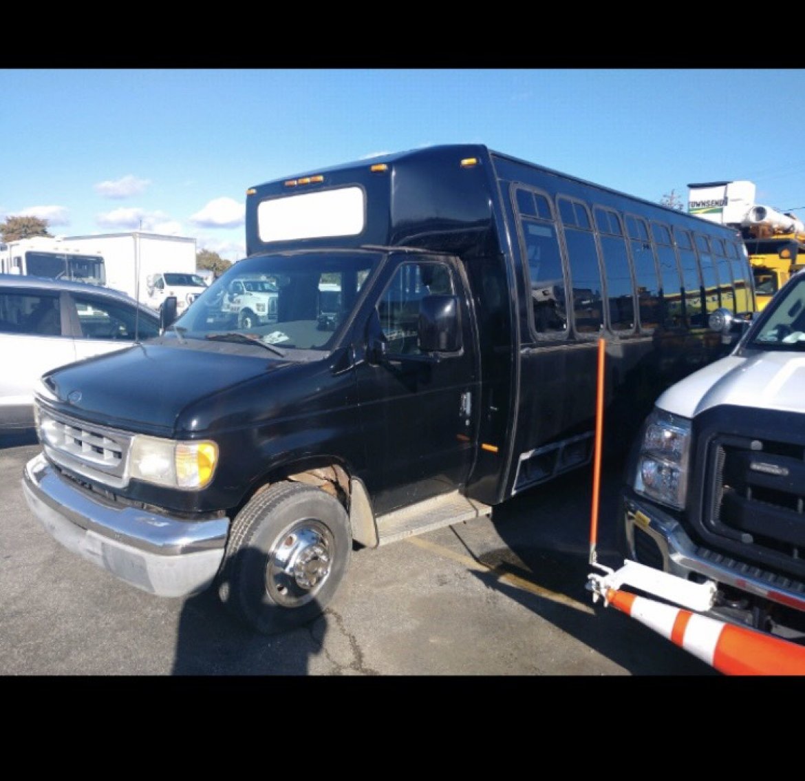 Limo Bus for sale: 2001 Ford E 450 186&quot;