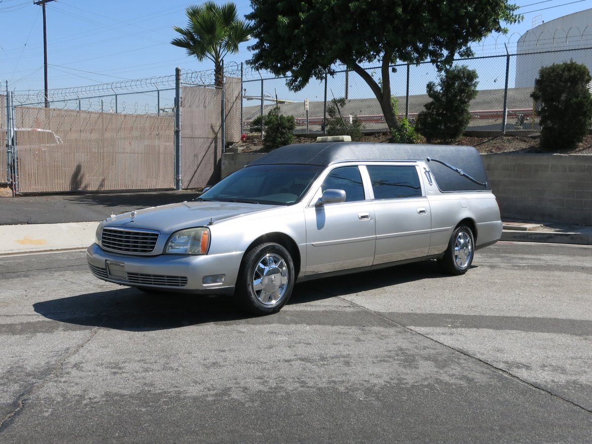 Funeral for sale: 2005 Cadillac Deville by Federal Coach