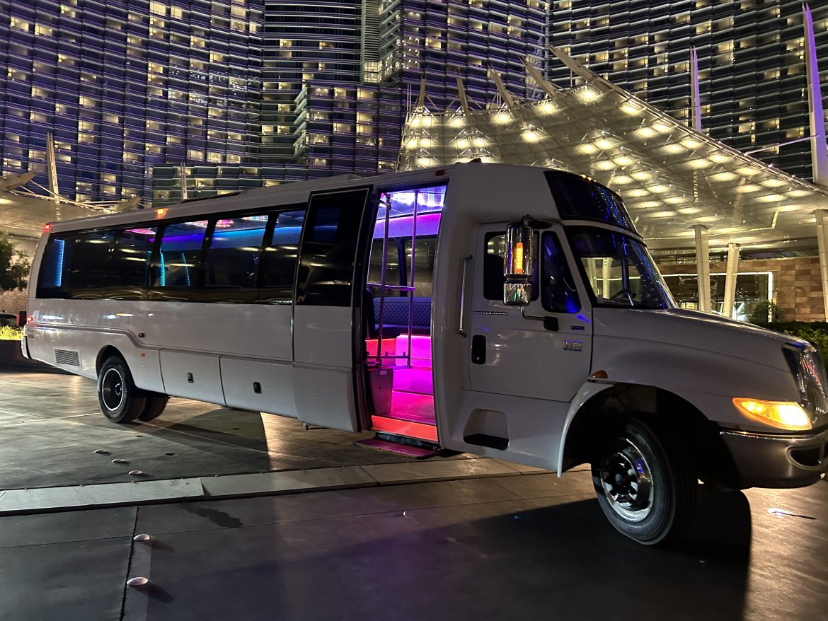 Limo Bus for sale: 2007 International 3000 by Krystal