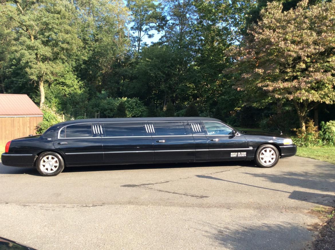 Limousine for sale: 2007 Lincoln Town Car 120&quot; by Royale