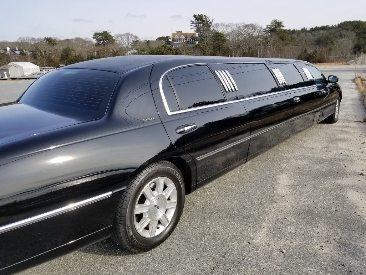 Limousine for sale: 2007 Lincoln Lincoln  120&quot; by Royale
