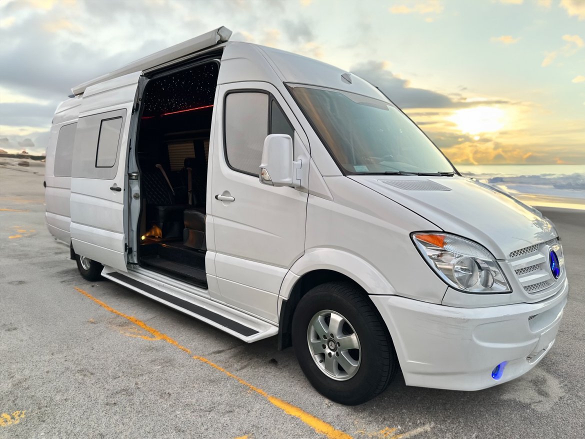 Sprinter for sale: 2008 Dodge 2500 Sprinter 170&quot; by Mid-west/ other Customs