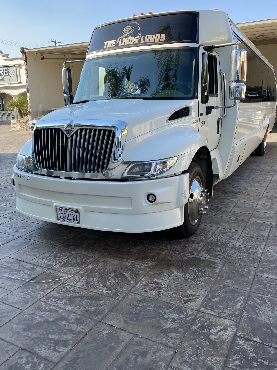 Limo Bus for sale: 2009 International 3200 by LIMOS BY MOONLIGHT