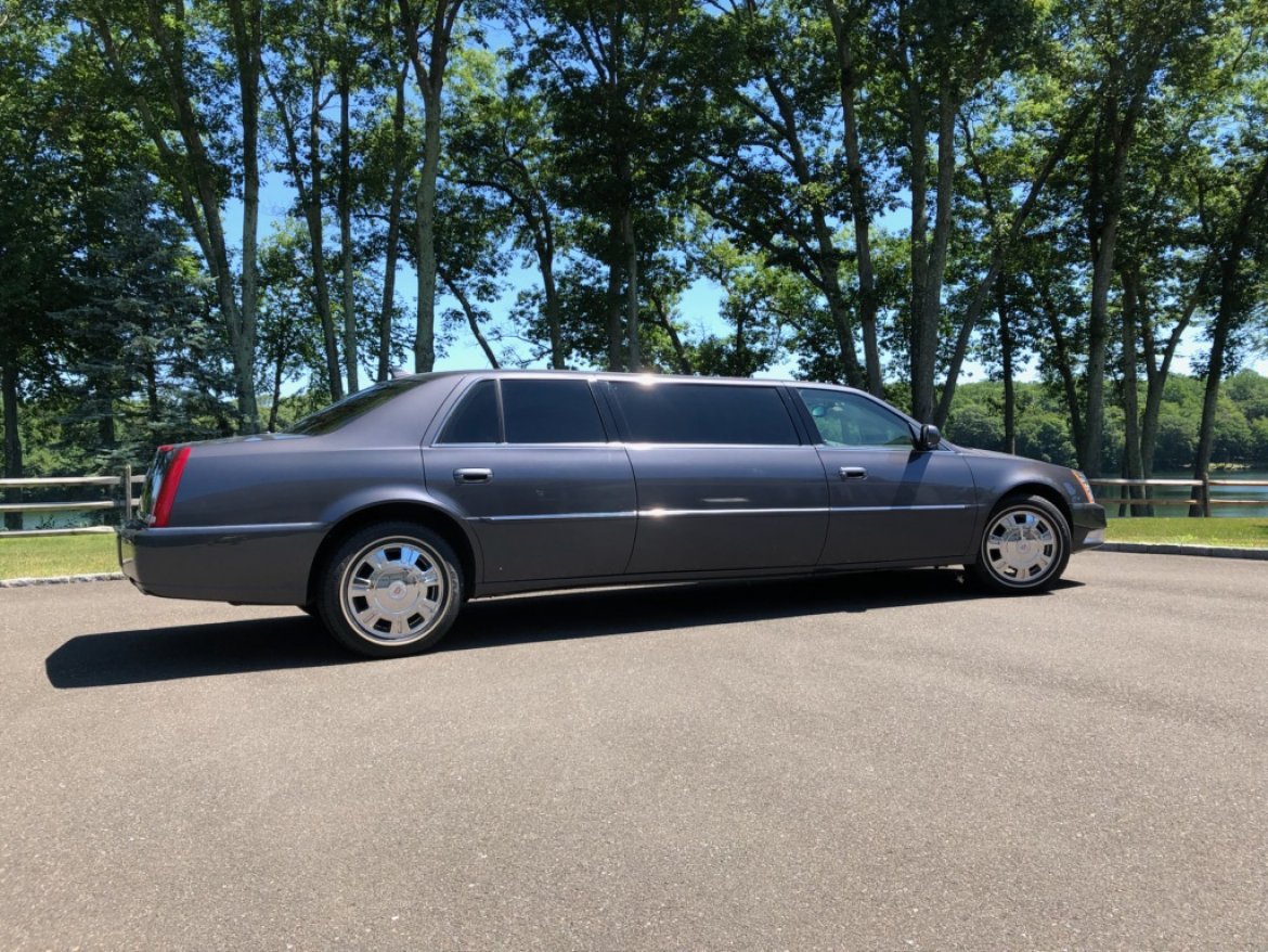 Limousine for sale: 2010 Cadillac DTS 21&quot; by Cadillac