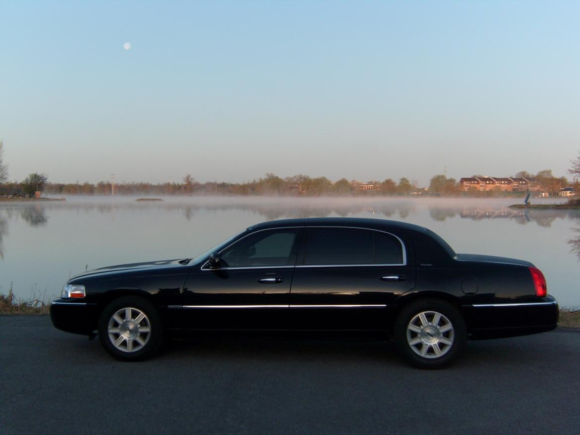 Sedan for sale: 2011 Lincoln Town Car Executive L by Lincoln