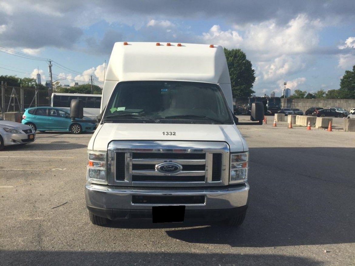 Executive Shuttle for sale: 2013 Ford E450 336&quot; by Fedeal