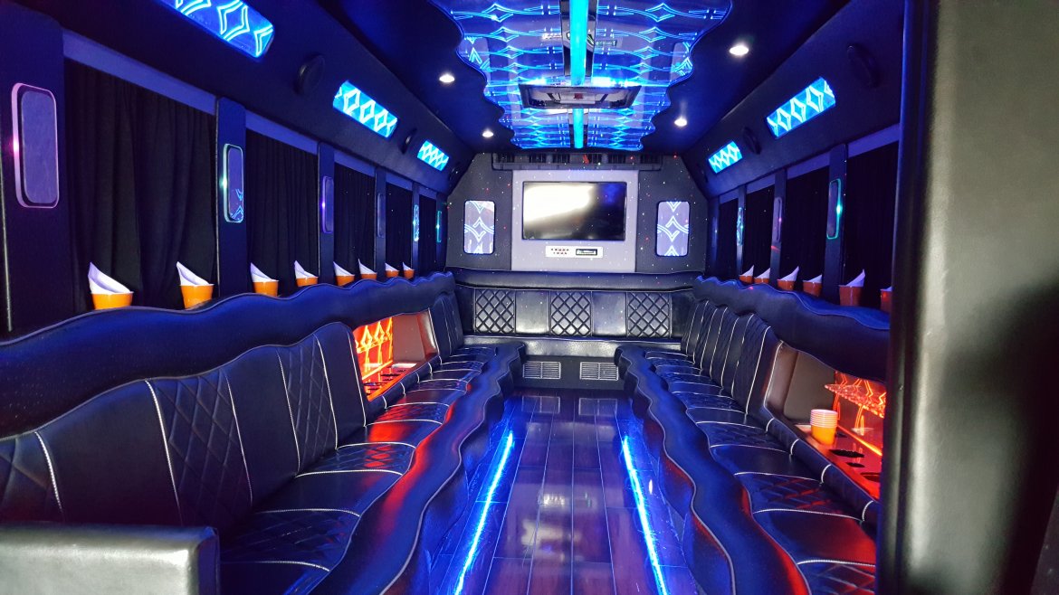 Limo Bus for sale: 2013 International Durastar Mini 33&quot; by Starcraft