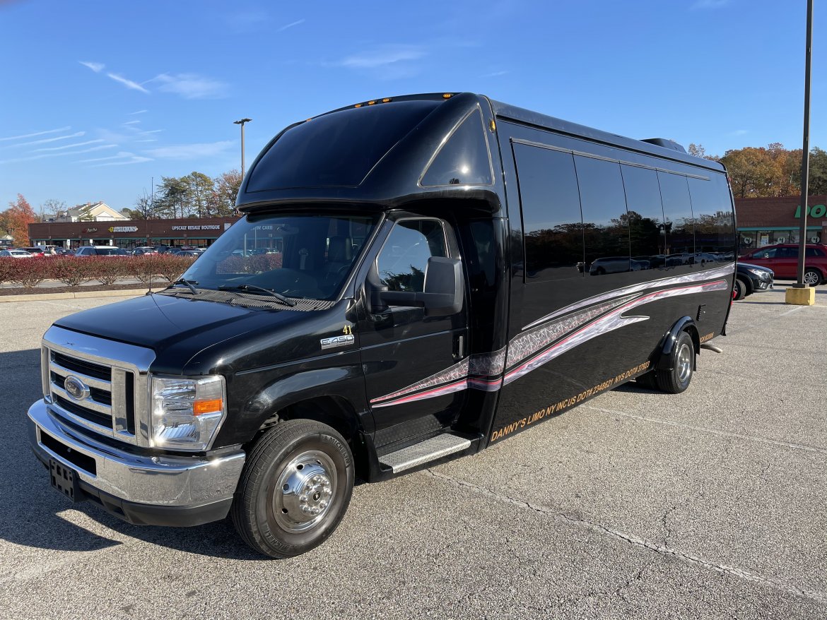 Executive Shuttle for sale: 2017 Ford E 450 by Embassy