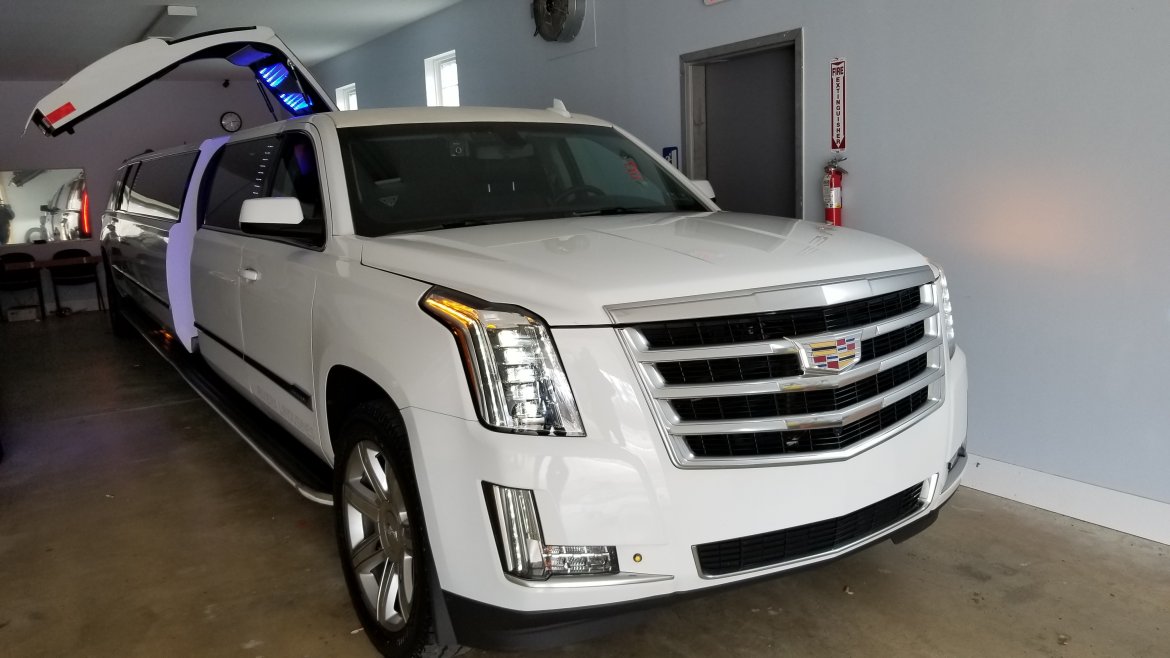 SUV Stretch for sale: 2018 Chevrolet SUBURBAN 200&quot; by PINNACLE LIMOUSINE MANUFACTURERS
