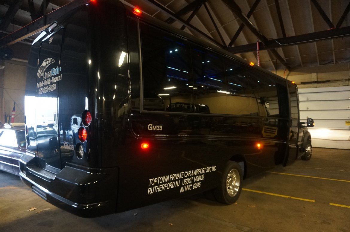 Shuttle Bus for sale: 2018 Ford F550 by Grech