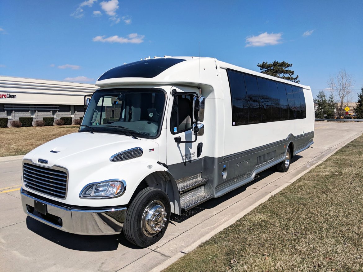Executive Shuttle for sale: 2018 Freightliner M2 by Turtle Top