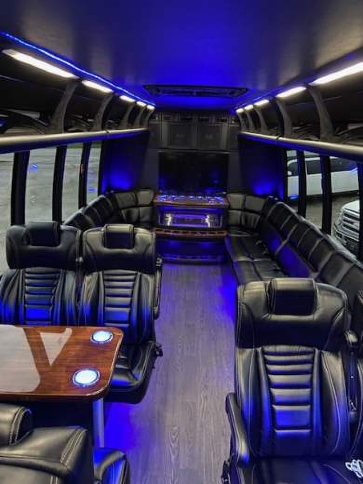 Limo Bus for sale: 201617 Ford F650 40&quot; by Turtle Top